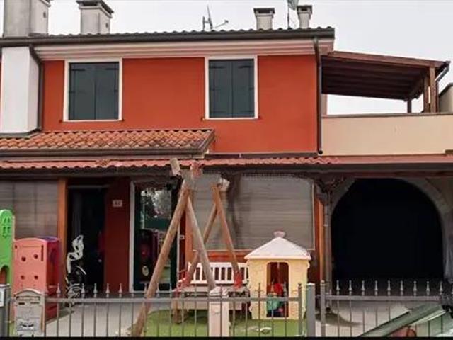 casa indipendente in vendita a Porto Viro